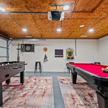 Hilltop Escape Serene Cabin Dog-Friendly Near Gatlinburg